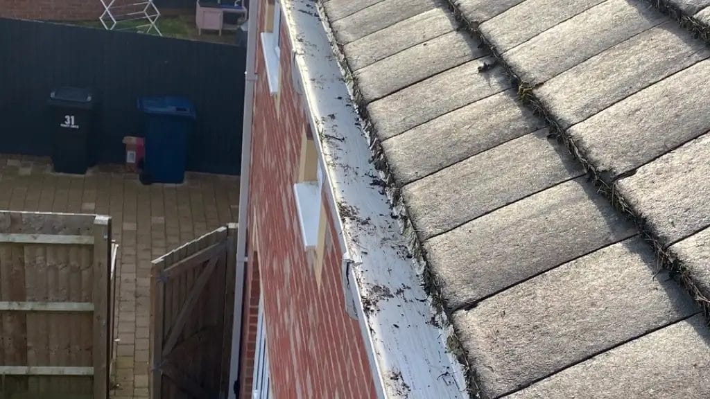 Gutter cleaning in Marlow, Buckinghamshire - photo after the gutter has been cleaned by PP Gutters.