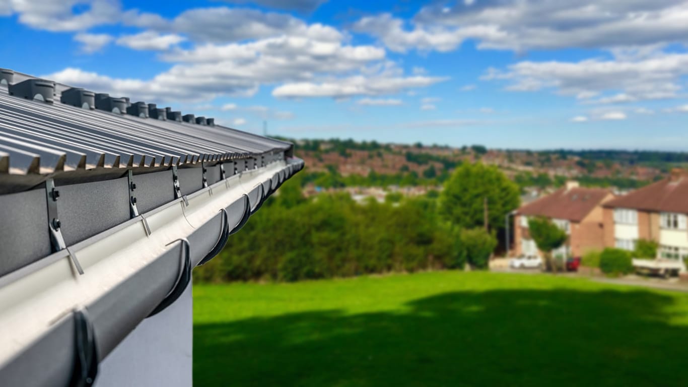 Best Gutter Cleaning Services in High Wycombe